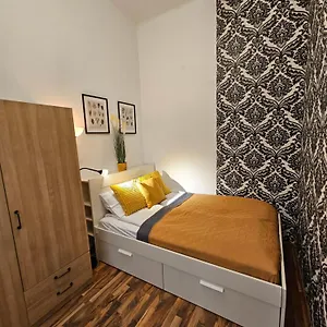 The Greenest Vintage Apartamento