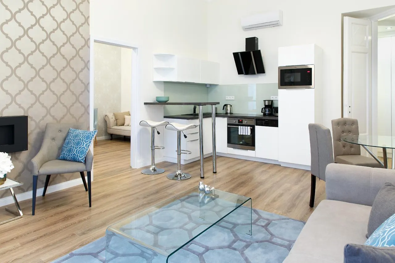 Julia Superior Apartment In The City Center. Budapest Hungría